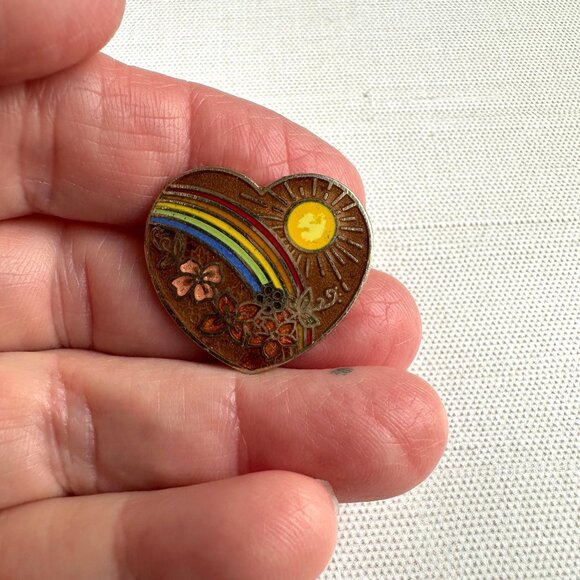 Vintage Enamel Heart Pin W/ Rainbow Sun & Flowers Design 1" Size Gold Tone Back - Picture 3 of 9
